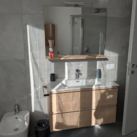 Bilocale Zona Ospedale 아파트 *